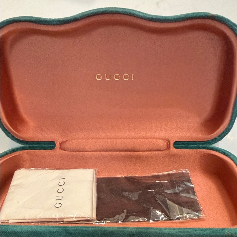 Gucci Black Sunglasses with Red-Green Stripe and Gold Accents - Picture 7 of 7